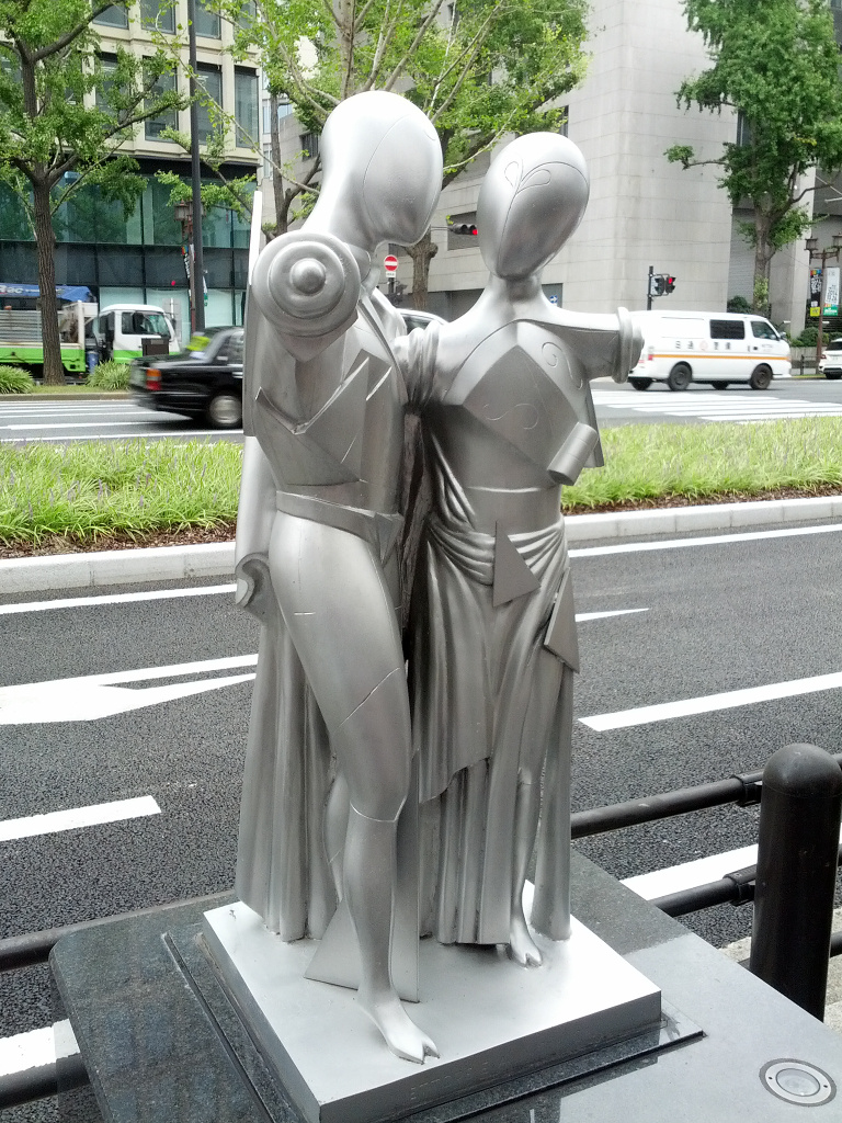 Eine Statue, die einfach mal am Wegesrand stand.