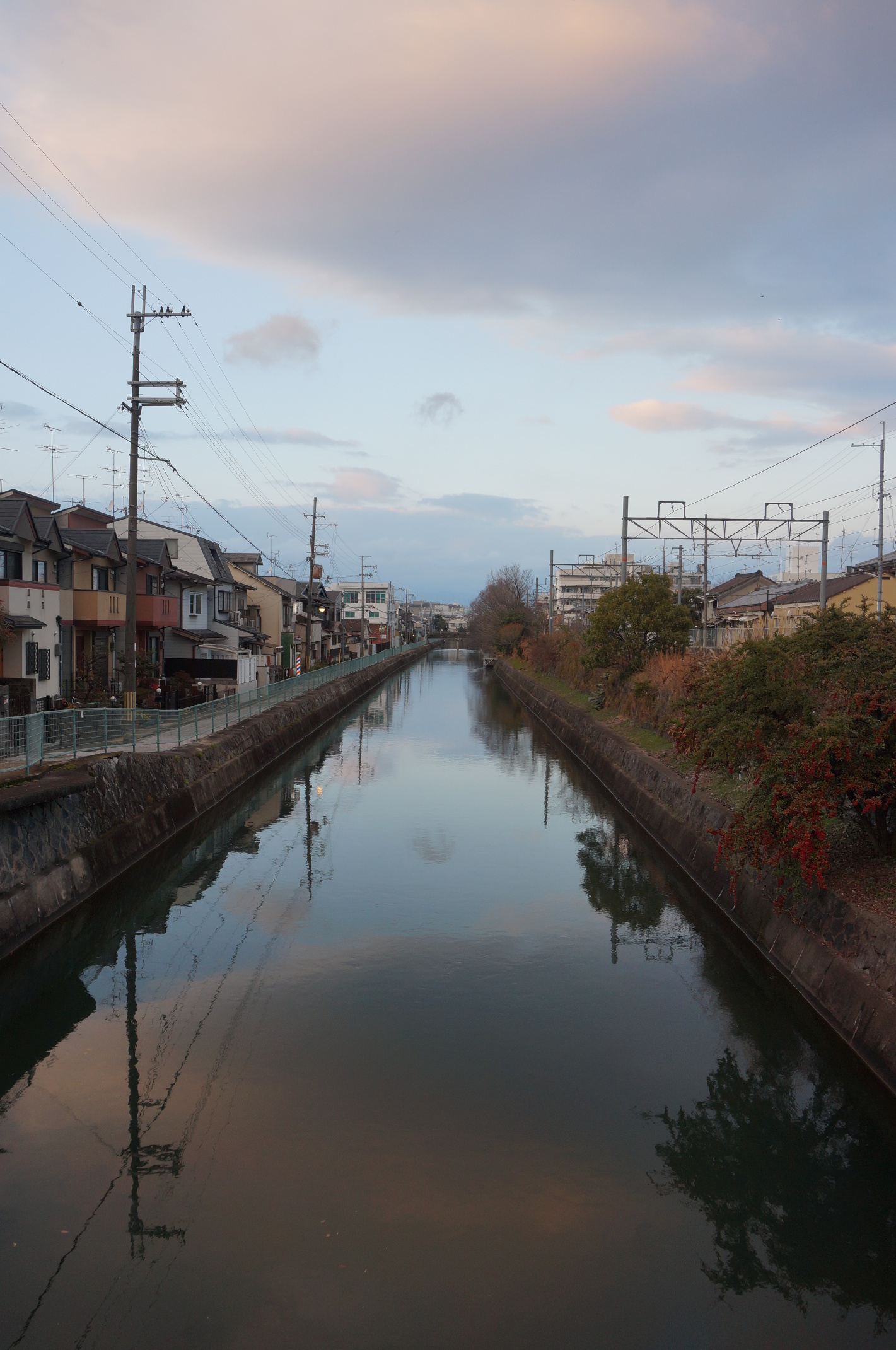 Und der Fluss, der sich praktisch durch die ganze Stadt zieht.