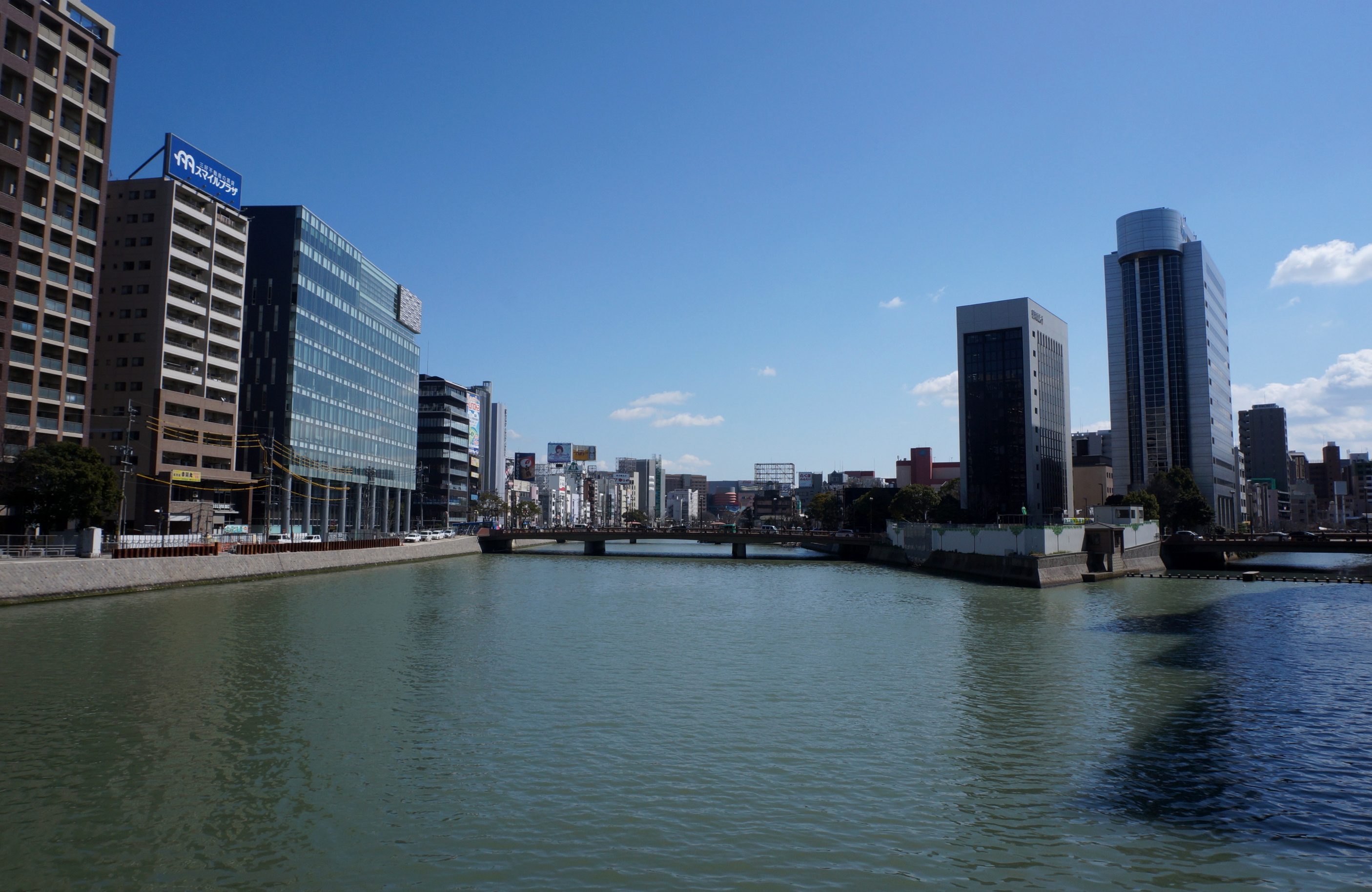 Wie in vielen Städten Japans gibt es auch in Fukuoka viel Wasser.