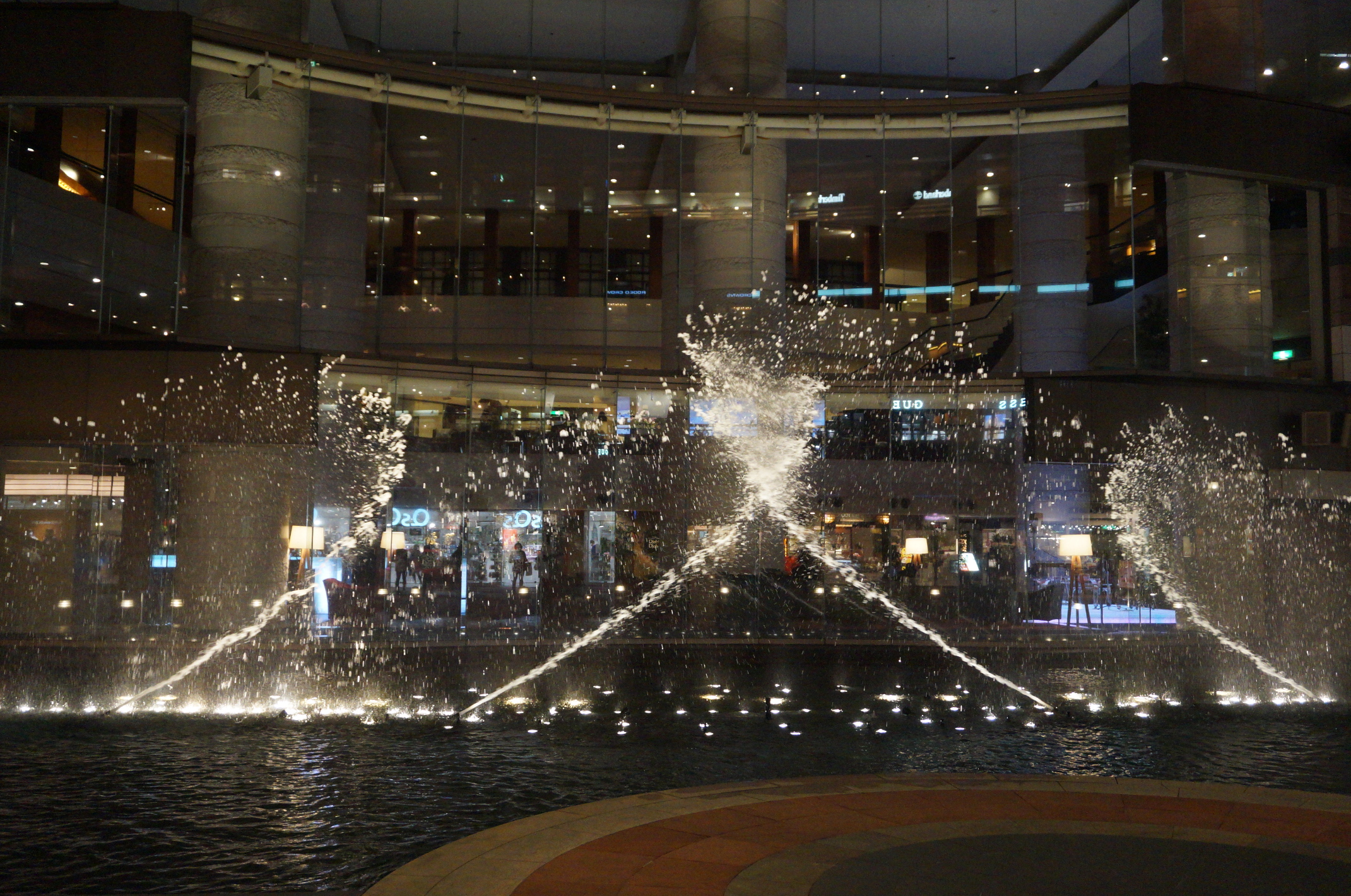 Foto der Wassershow in Canal City.