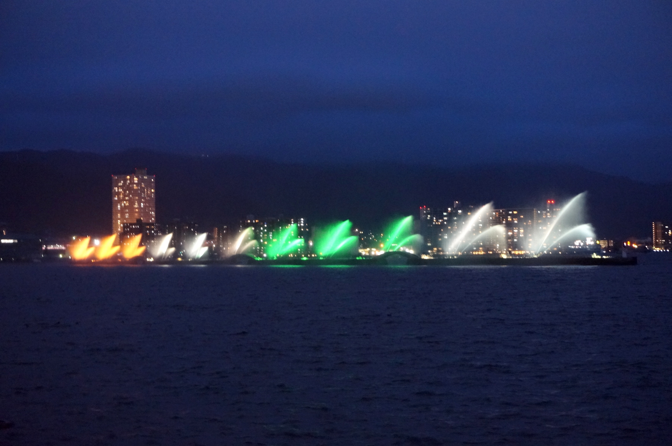Abends dann Lichter-Show am See!