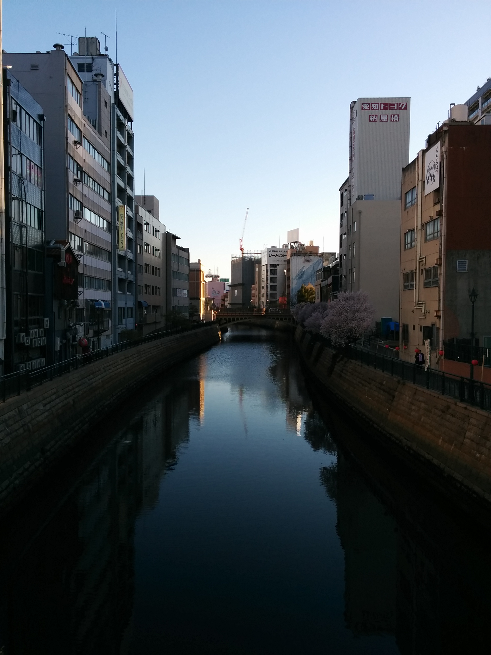 Typisch: Fluss durch Stadt, auch Nagoya ist keine Ausnahme :)