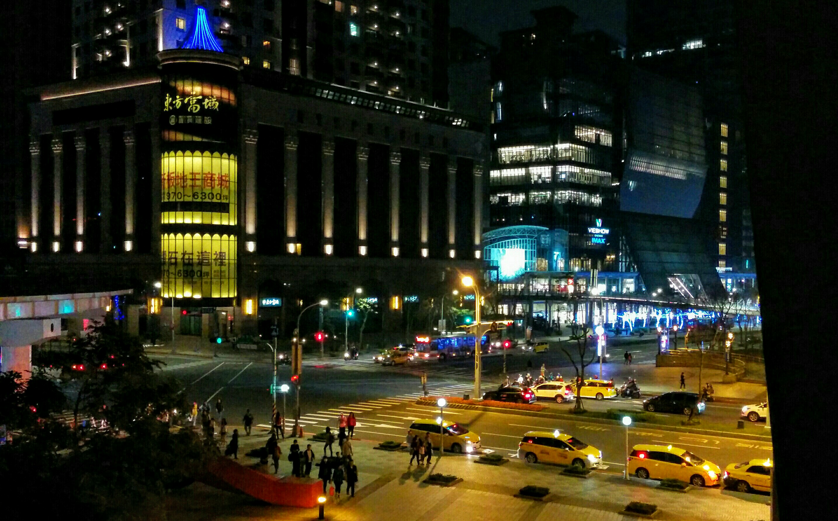 Abends dann, als wir wieder in Taipeh ankamen.